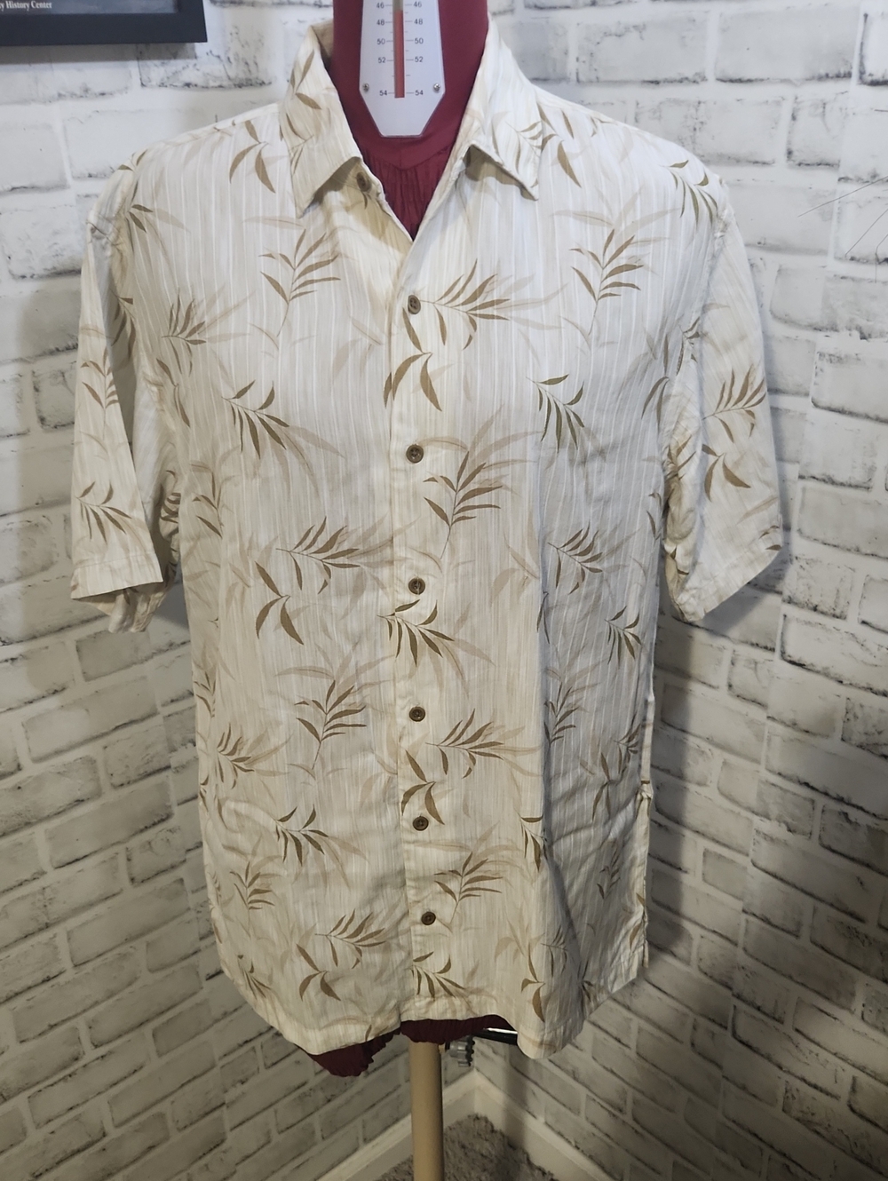 Tommy Bajama SZ M Short Sleeve Buttondown Floral